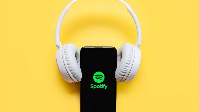 Money, it's a gas!  Spotify, ecco la classifica delle canzoni dell'estate:  prima «Vetri neri»