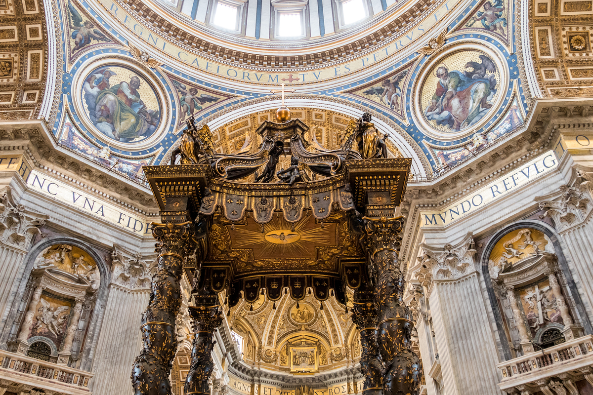 Basilica San Pietro Baldacchino api